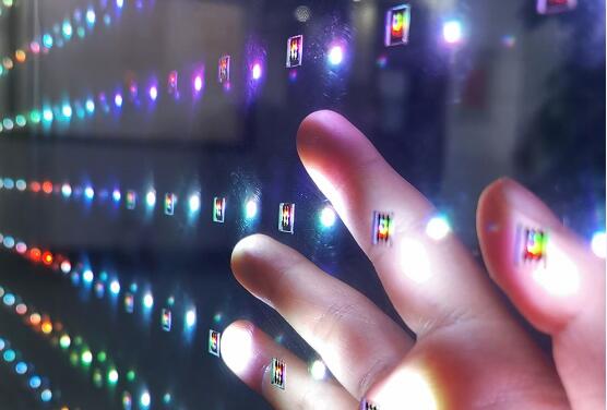 联曼光电柔性LED晶膜屏面板及灯珠展示